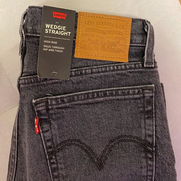 Levis Wedgie Straight Jean Break A Leg 